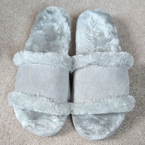 NWOT Minnetonka Leather With Faux-Fur Slide Slippers - Light Gray, Sz 9